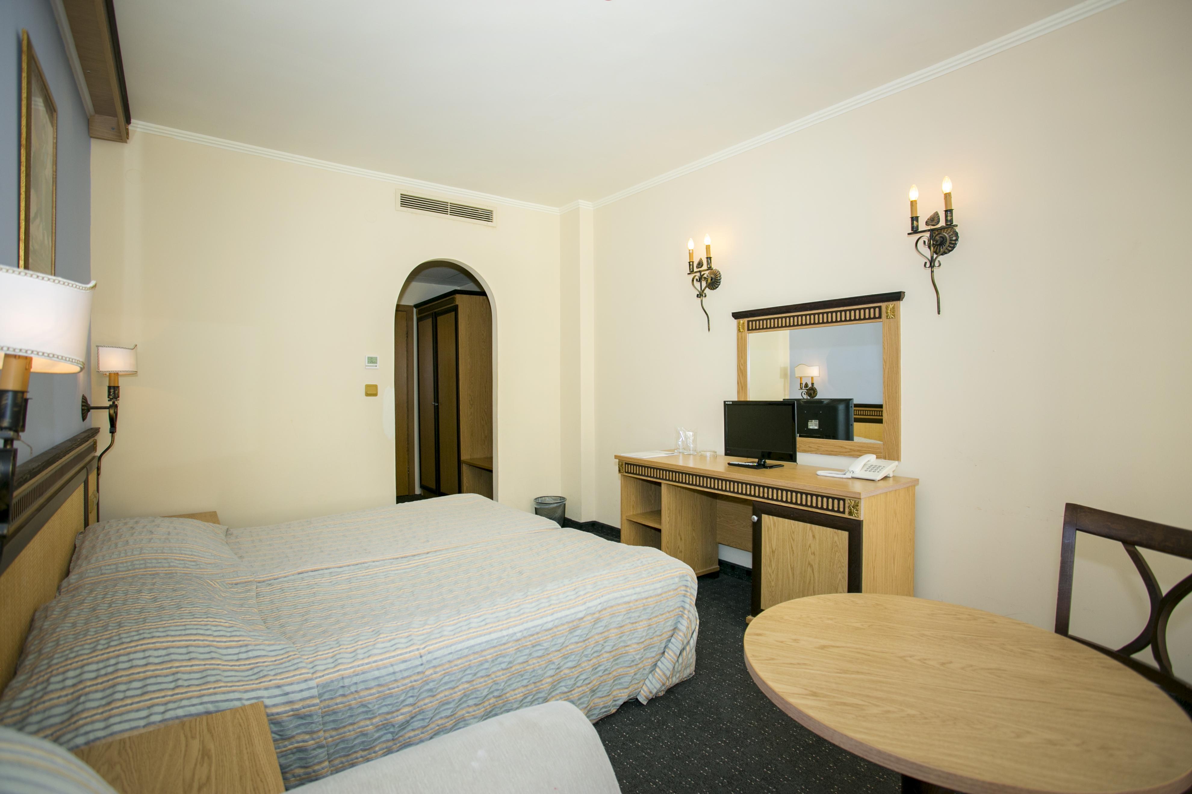 Atrium Beach Hotel Elenite Bagian luar foto