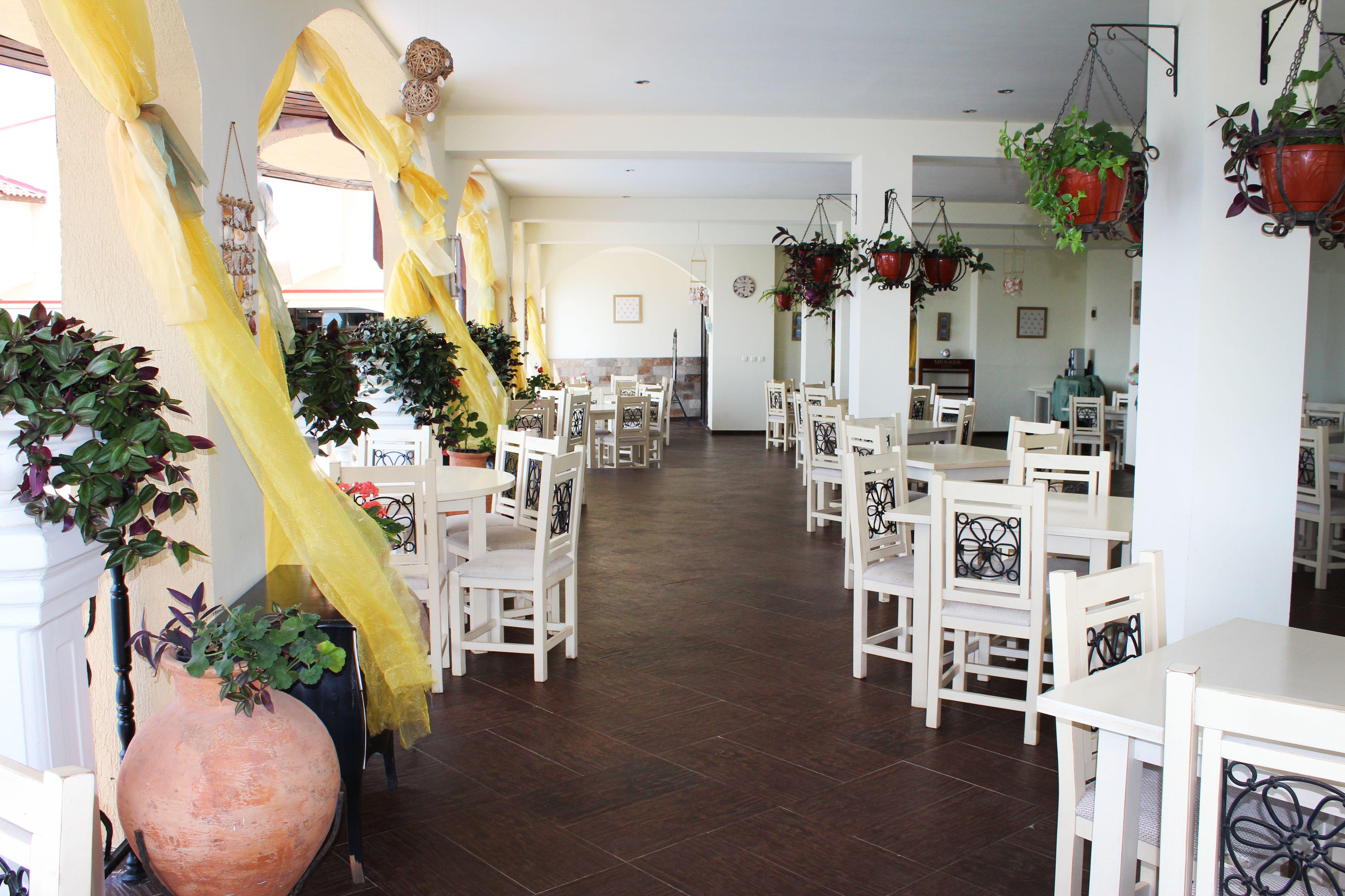 Atrium Beach Hotel Elenite Bagian luar foto