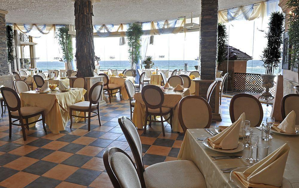 Atrium Beach Hotel Elenite Bagian luar foto