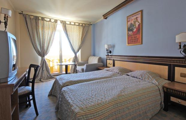 Atrium Beach Hotel Elenite Bagian luar foto