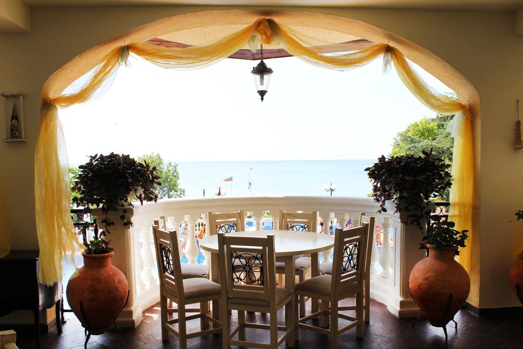 Atrium Beach Hotel Elenite Bagian luar foto